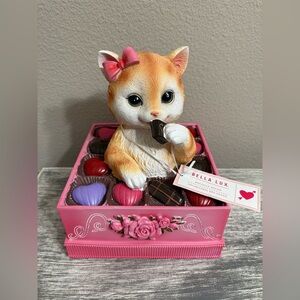 Bella Lux Cat Figurine with Chocolates